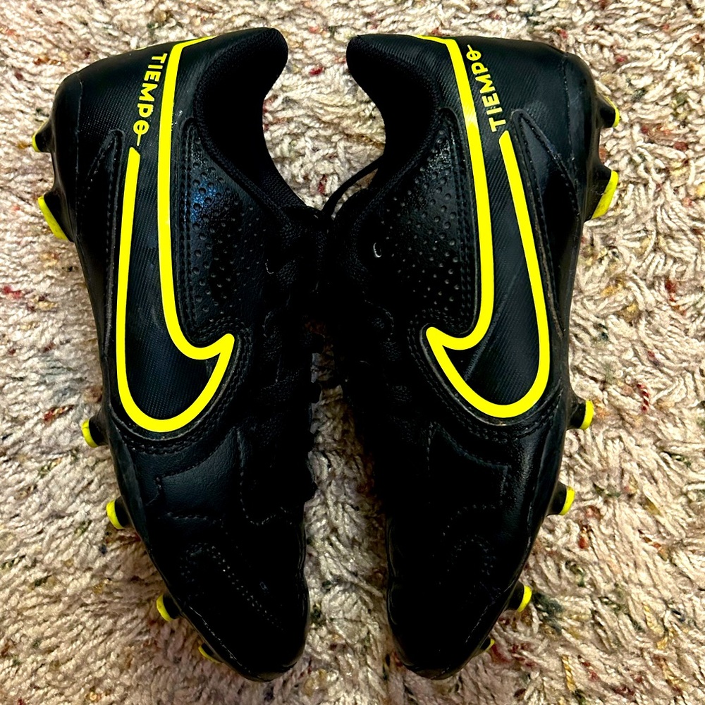 COPY - Boys Nike Tempo Soccer Cleats